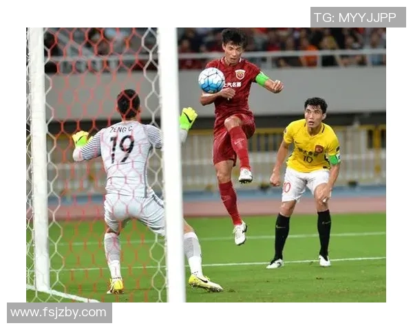 亚冠激战恒大与上港上半场精彩回顾与战术分析